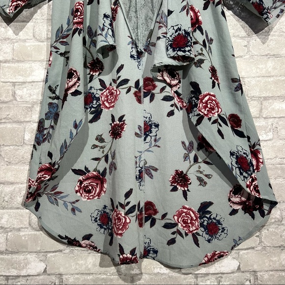Star Scene Women's Medium Cold Shoulder Floral Kimono Lace Detailing LIKE NEW - Picture 3 of 7